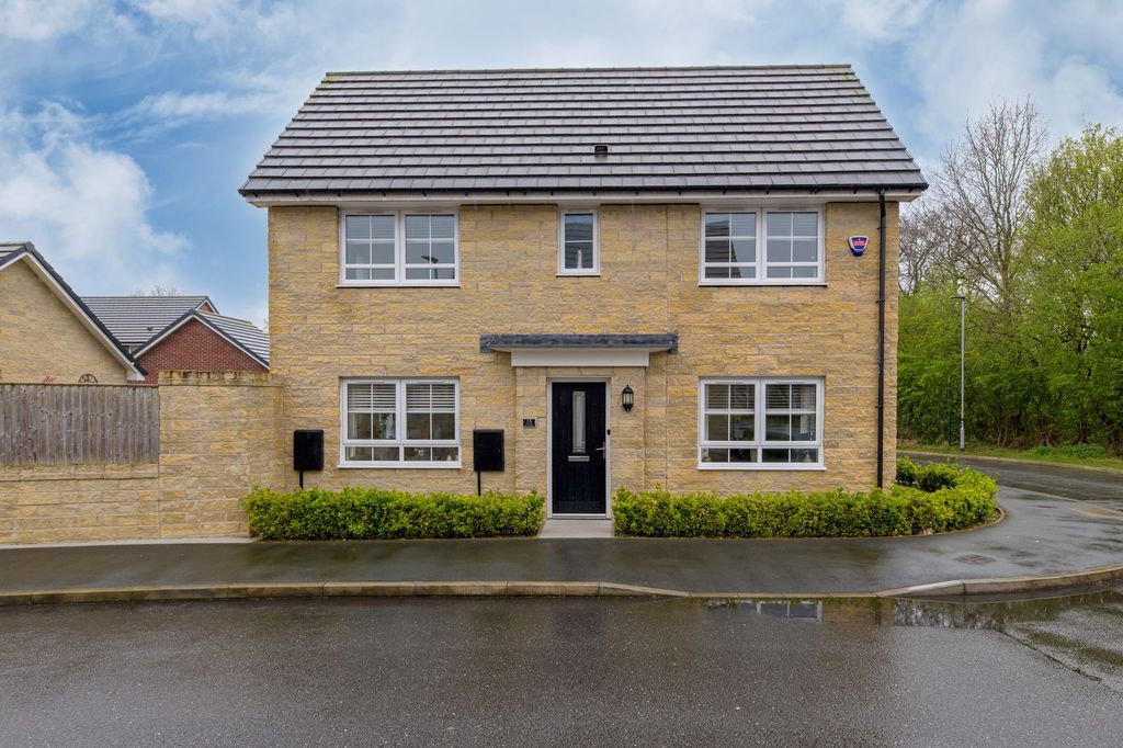 Property photo 1 of 22 Front Exterior