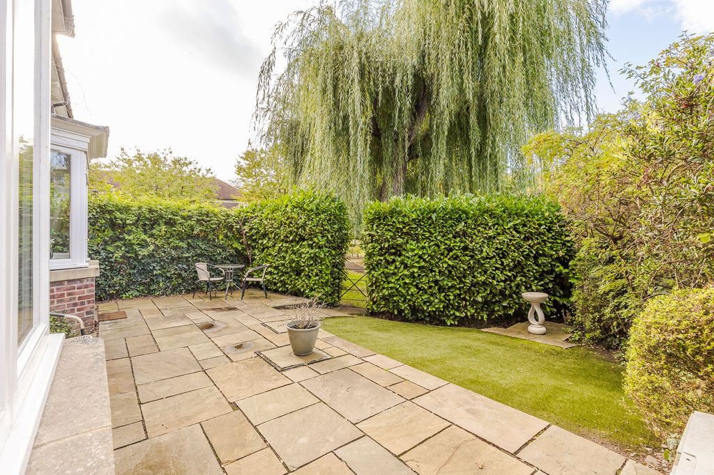 Property photo 2 of 24