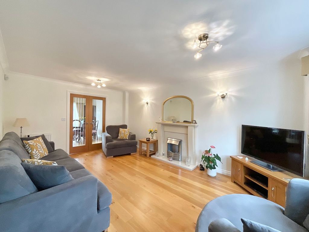 Property photo 3 of 36