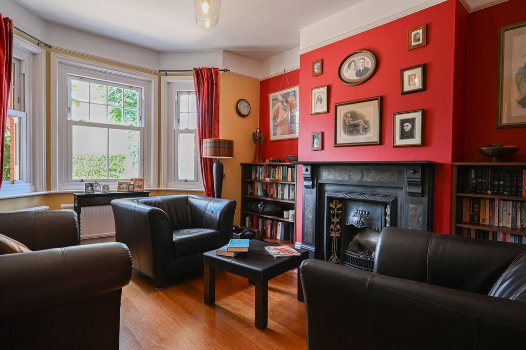 Property photo 3 of 17