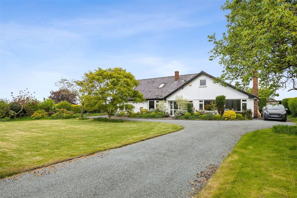 Property photo 1 of 23 Greenfields