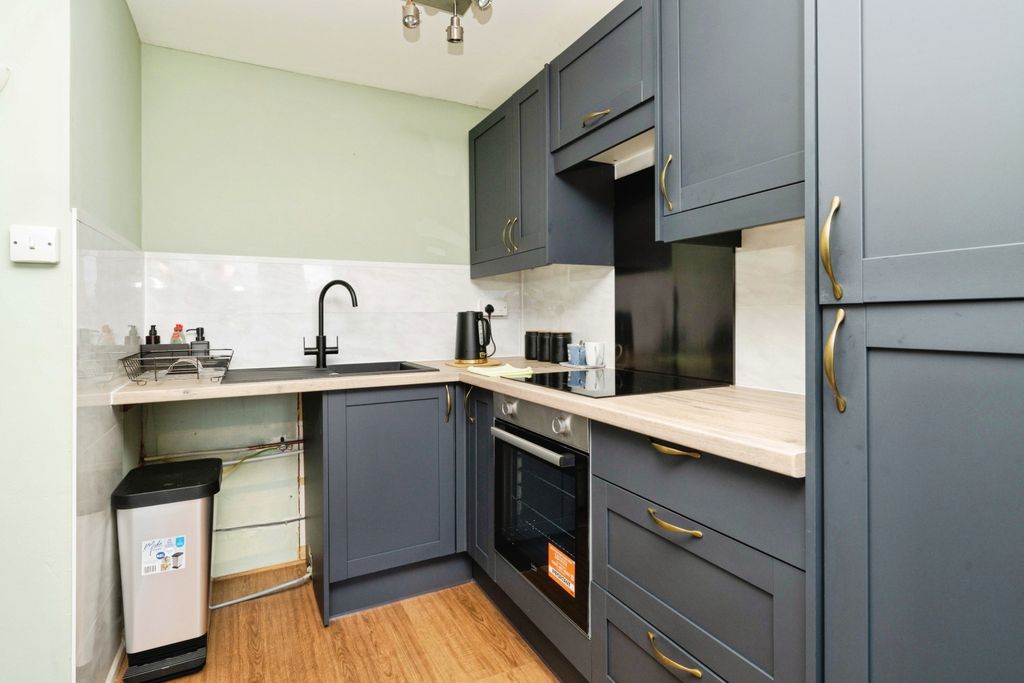 Property photo 3 of 20