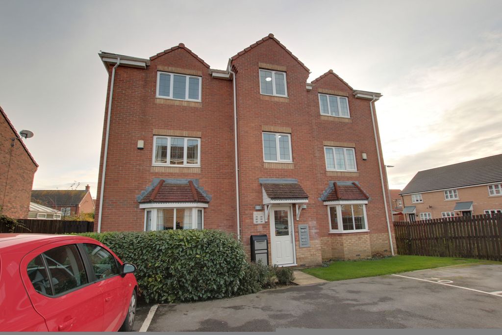 Property photo 1 of 7 External