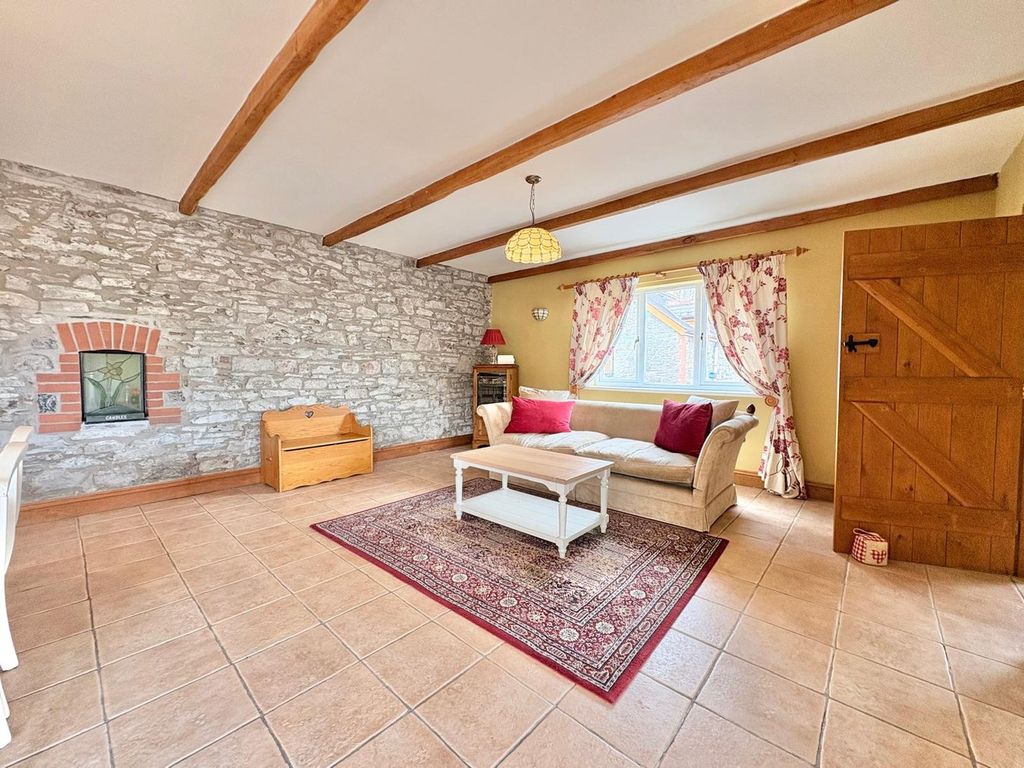 Property photo 3 of 38