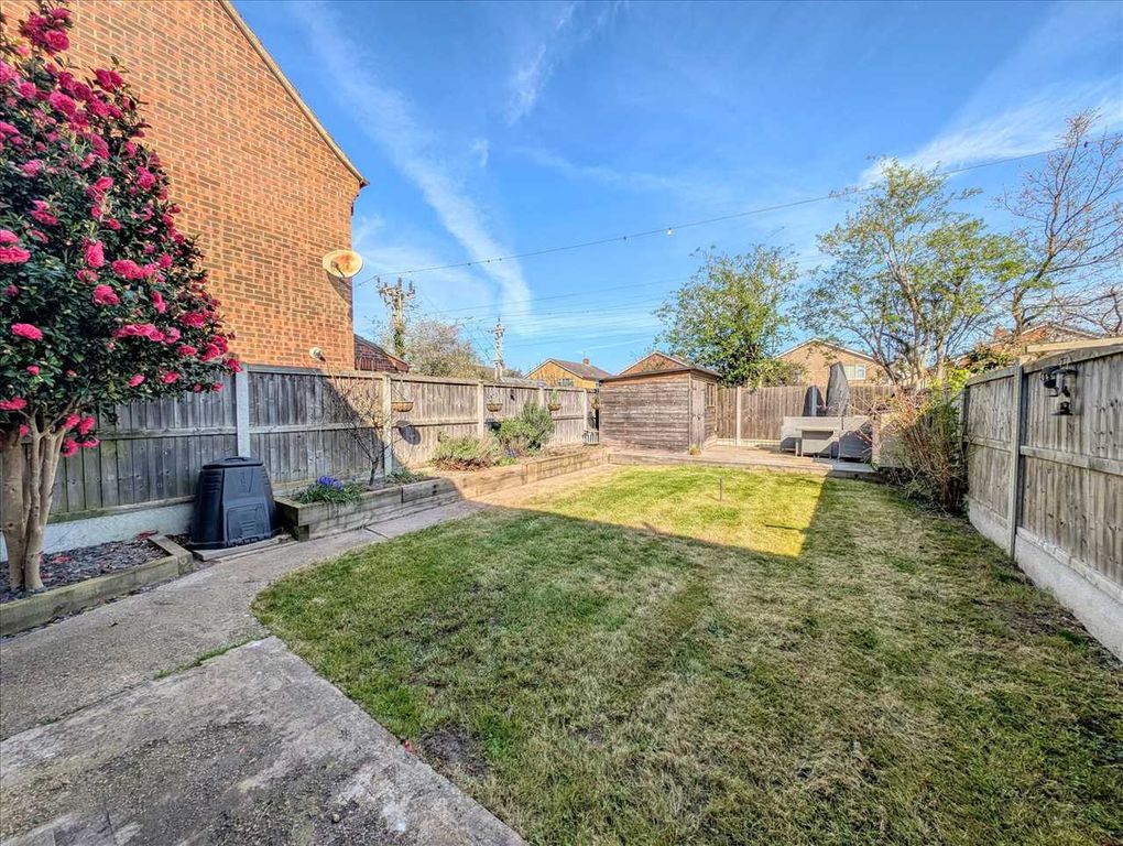 Property photo 2 of 11 Garden