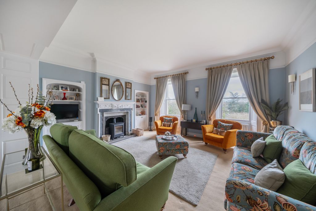 Property photo 3 of 53