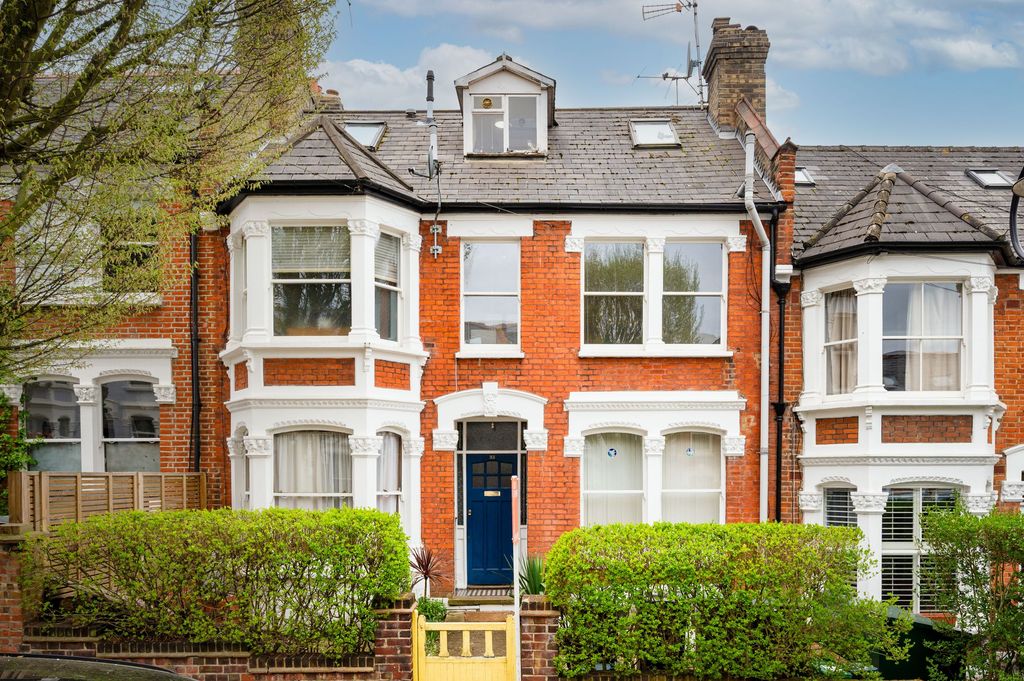 Property photo 1 of 11