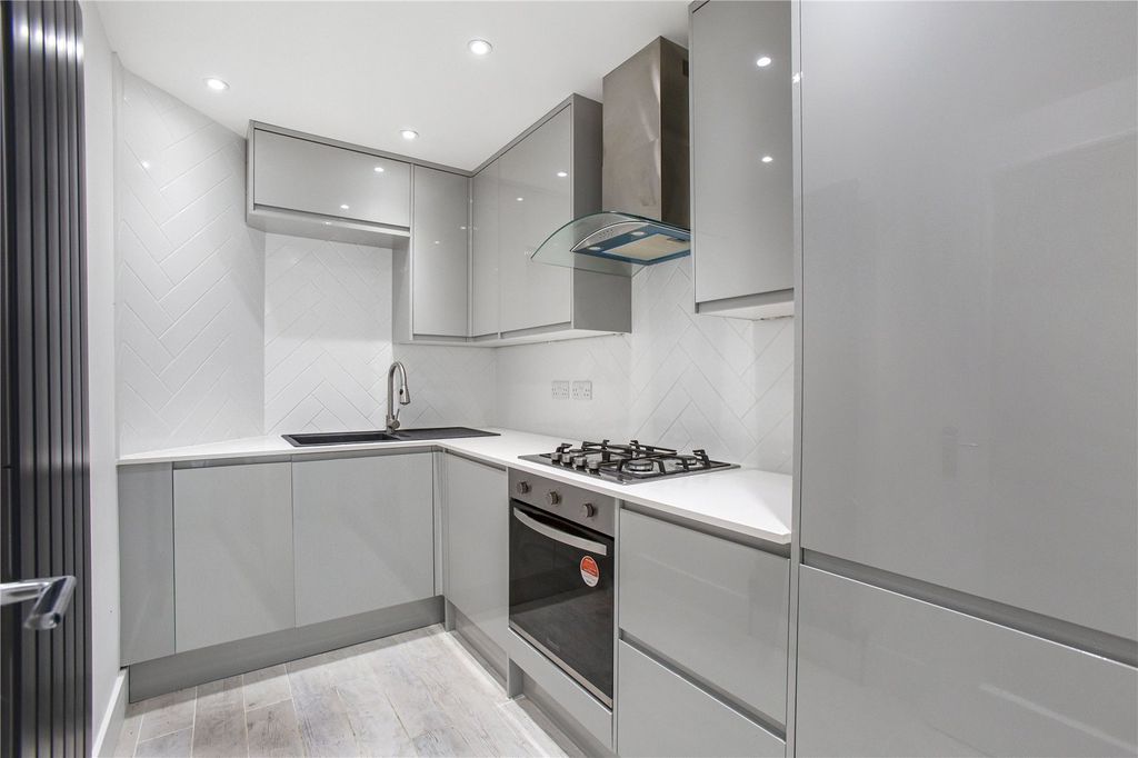 Property photo 2 of 12 Kitchen