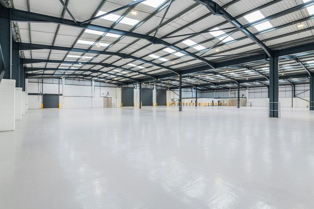 Property photo 2 of 7 Unit 9 Euroway Industrial Estate, Swindon-120.Jpg