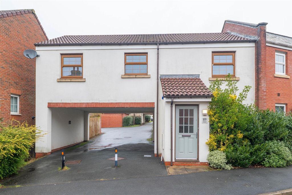 Property photo 1 of 13 Front External