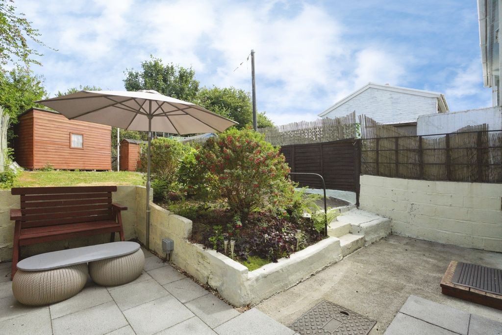 Property photo 3 of 18 Pbox-Img.Jpg