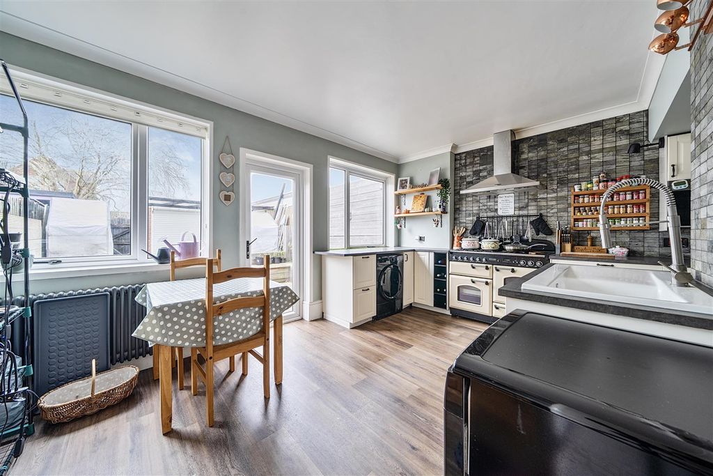 Property photo 2 of 19 1416448-7-69A064c1E3229.Jpg