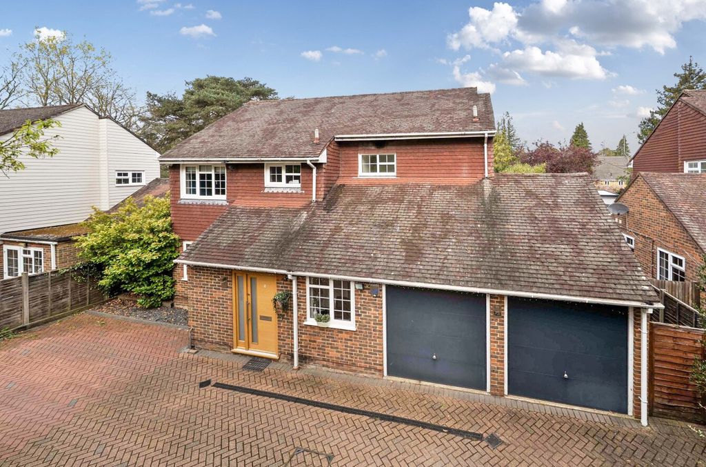Property photo 1 of 18 1-69E76581A5186-1...