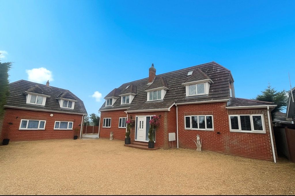 Property photo 1 of 21 Picture No. 23