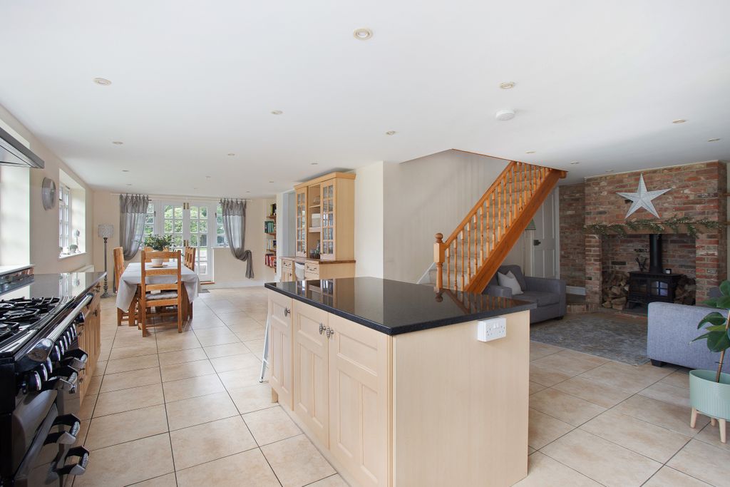 Property photo 3 of 26