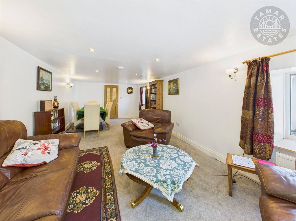 Property photo 2 of 19 Lounge/Dining Room