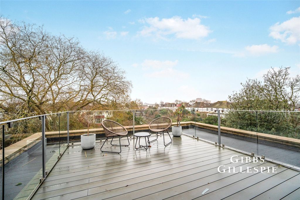 Property photo 3 of 18 Picture No. 03