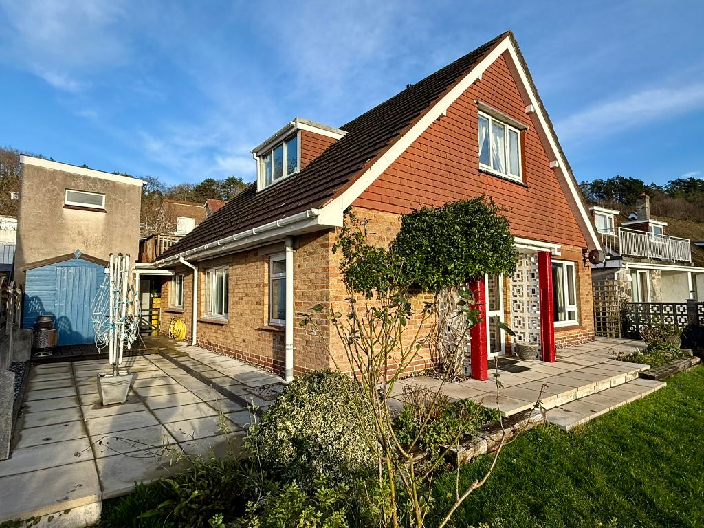 Property photo 2 of 27