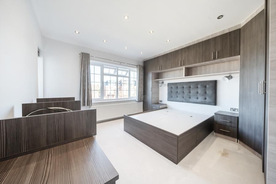 Property photo 3 of 11