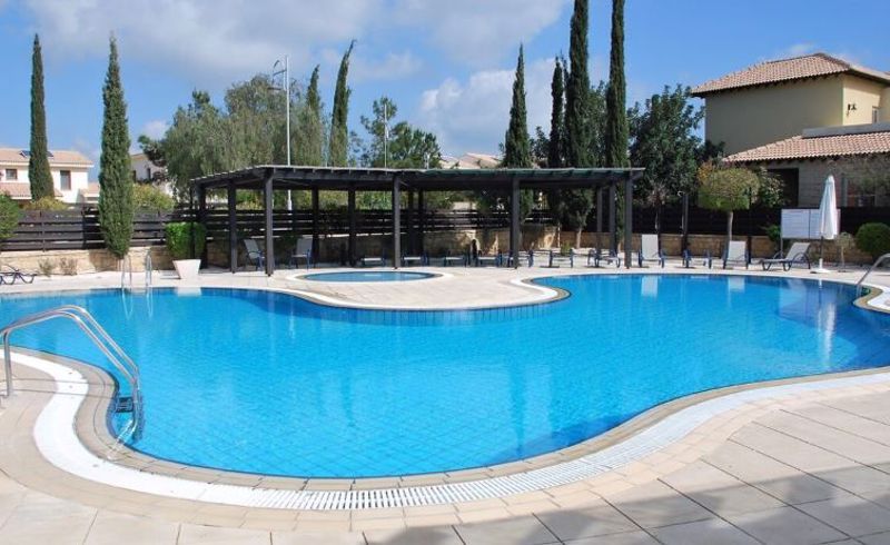 Property photo 2 of 12 Communal Swimming