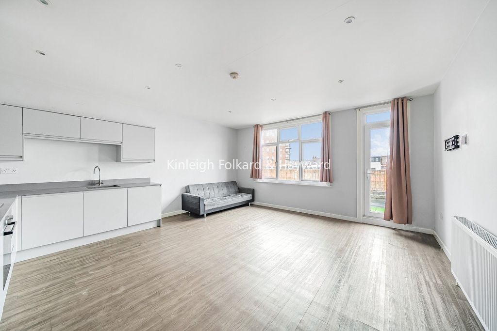 Property photo 2 of 7 Picture No. 17