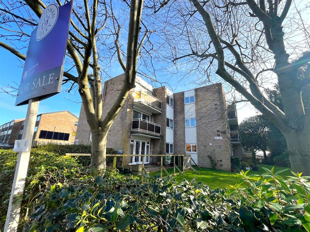 Property photo 1 of 12