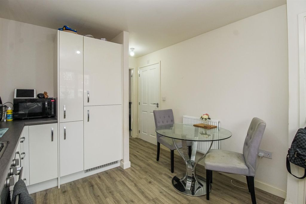 Property photo 3 of 12 Kitchen/Diner