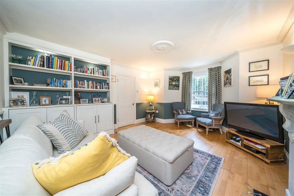 Property photo 2 of 9