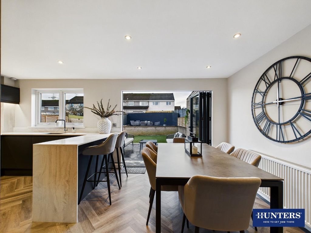 Property photo 3 of 26 Dining Kitchen