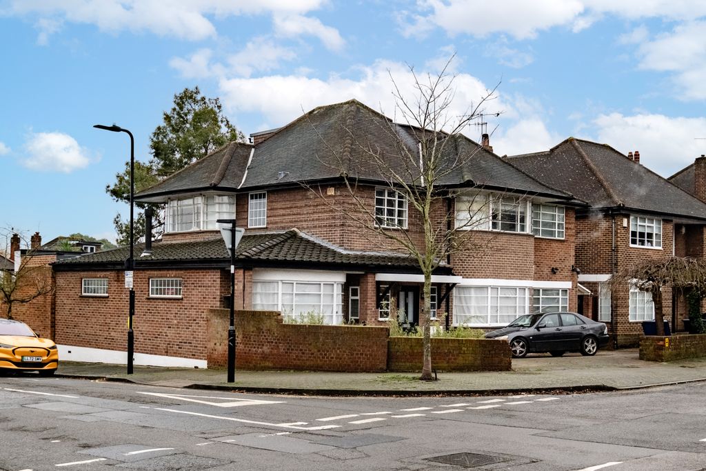 Property photo 1 of 17