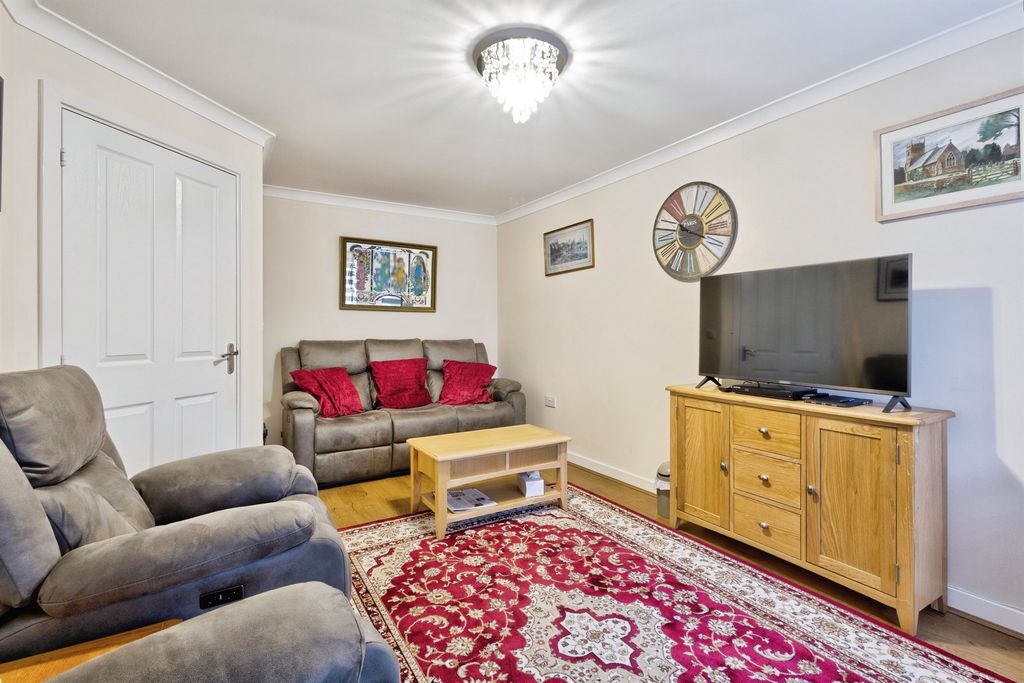 Property photo 3 of 17