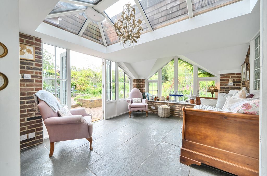 Property photo 3 of 15 1452215-15-6A01E8...