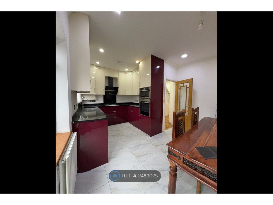 Property photo 3 of 27