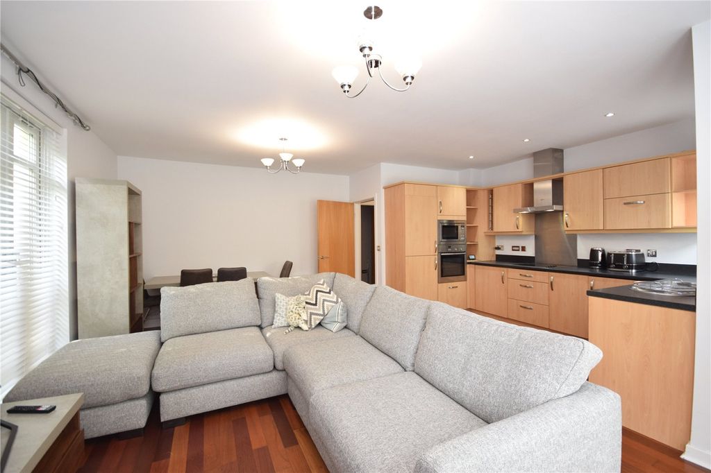 Property photo 3 of 16 Picture No. 22