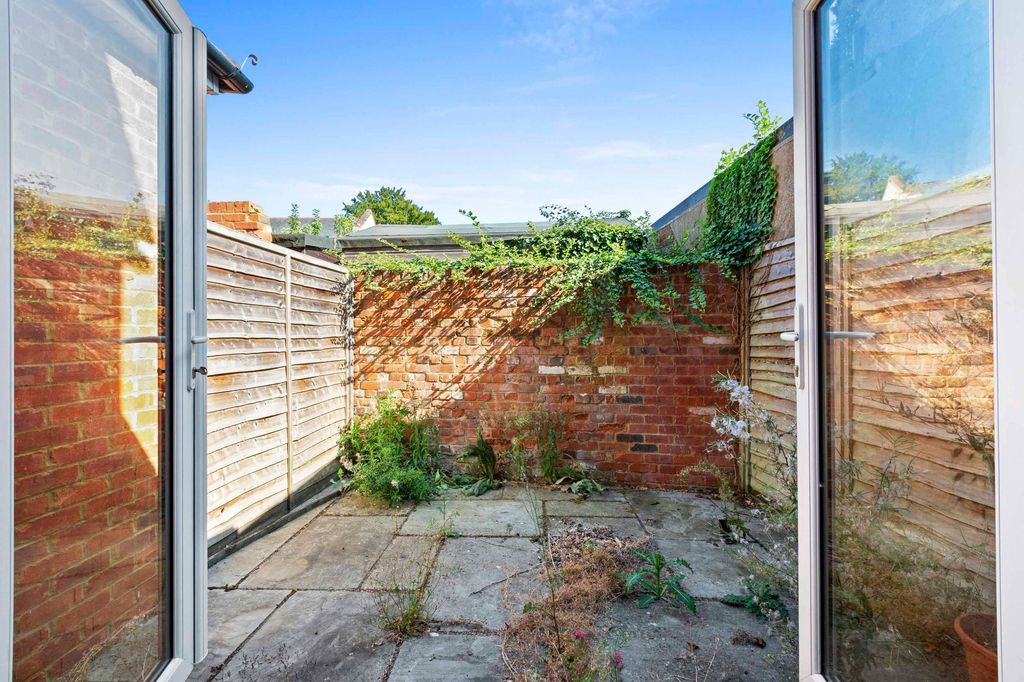 Property photo 3 of 10