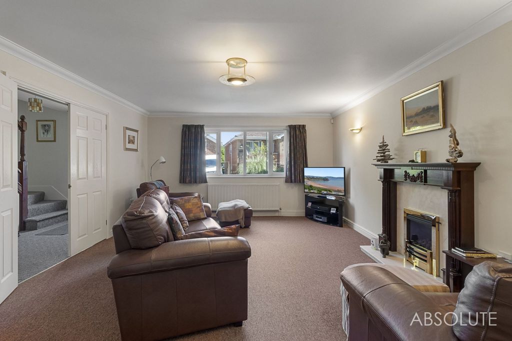 Property photo 3 of 37