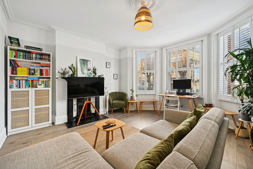 Property photo 3 of 12