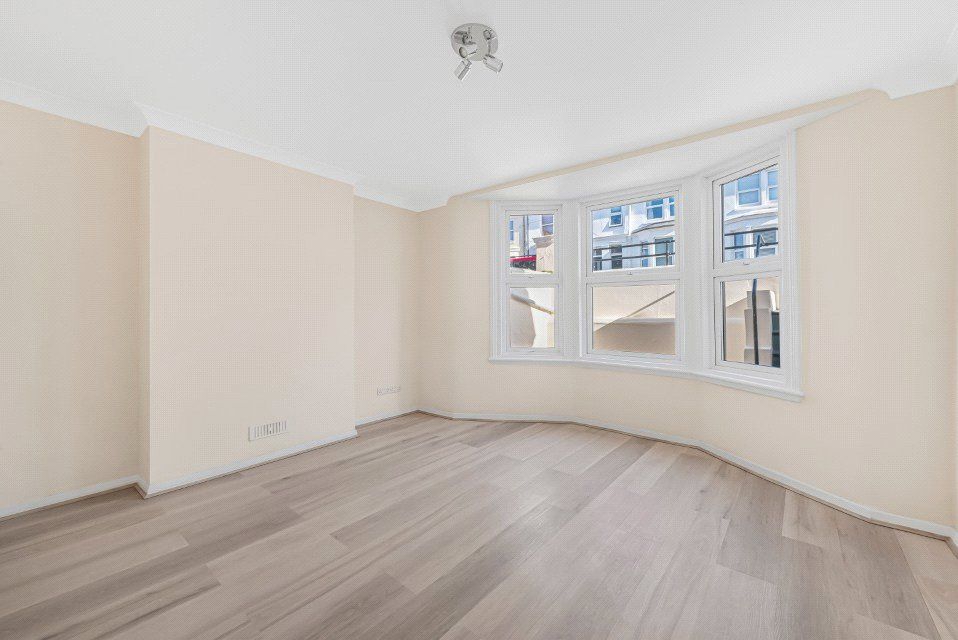 Property photo 2 of 15 Picture No. 04