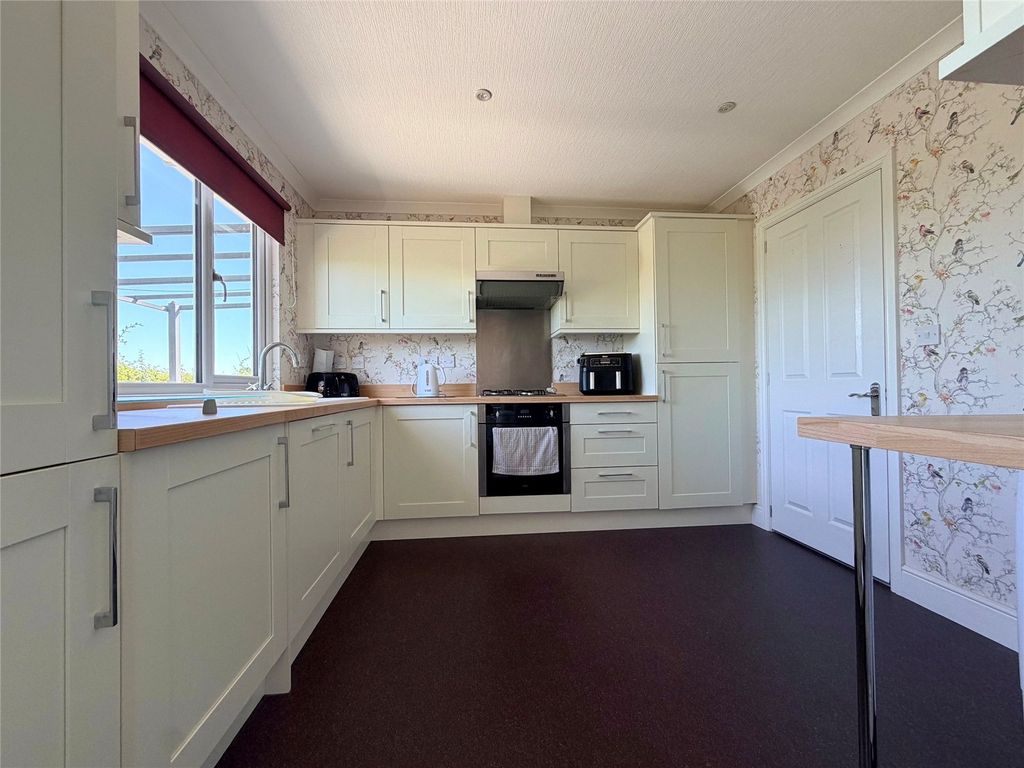 Property photo 3 of 19 Picture No. 14