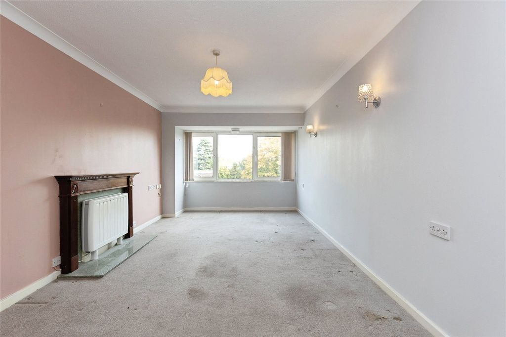 Property photo 3 of 9 Lounge