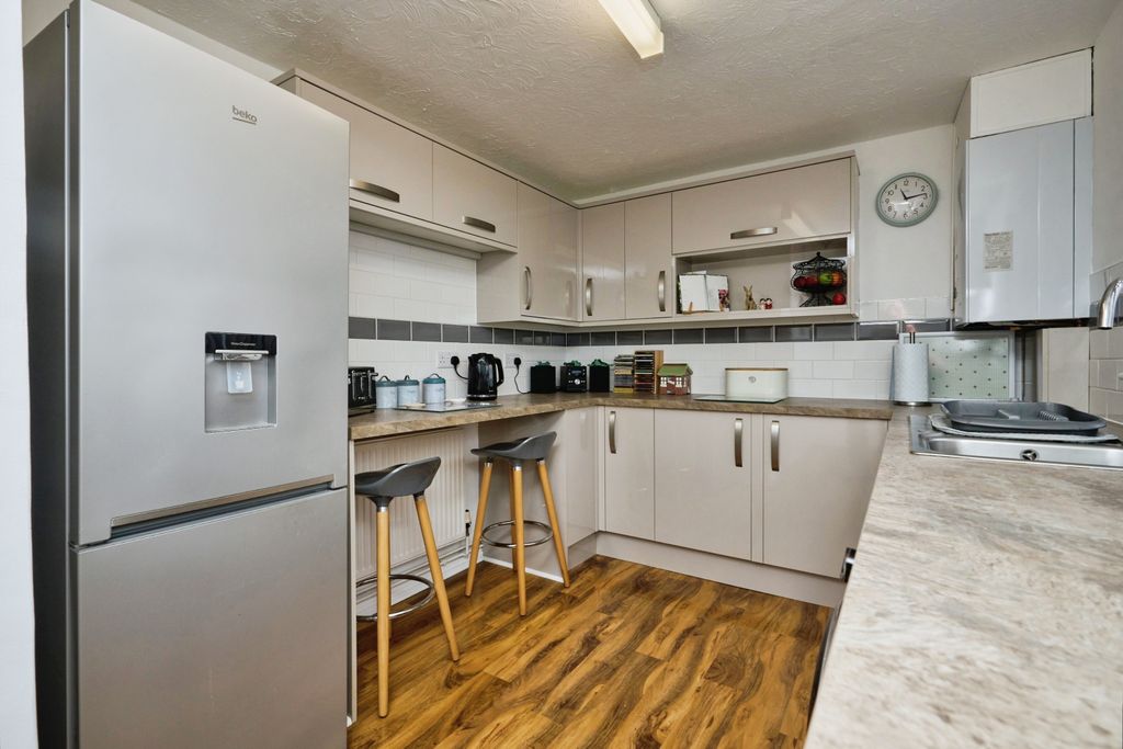 Property photo 1 of 15 Kitchen