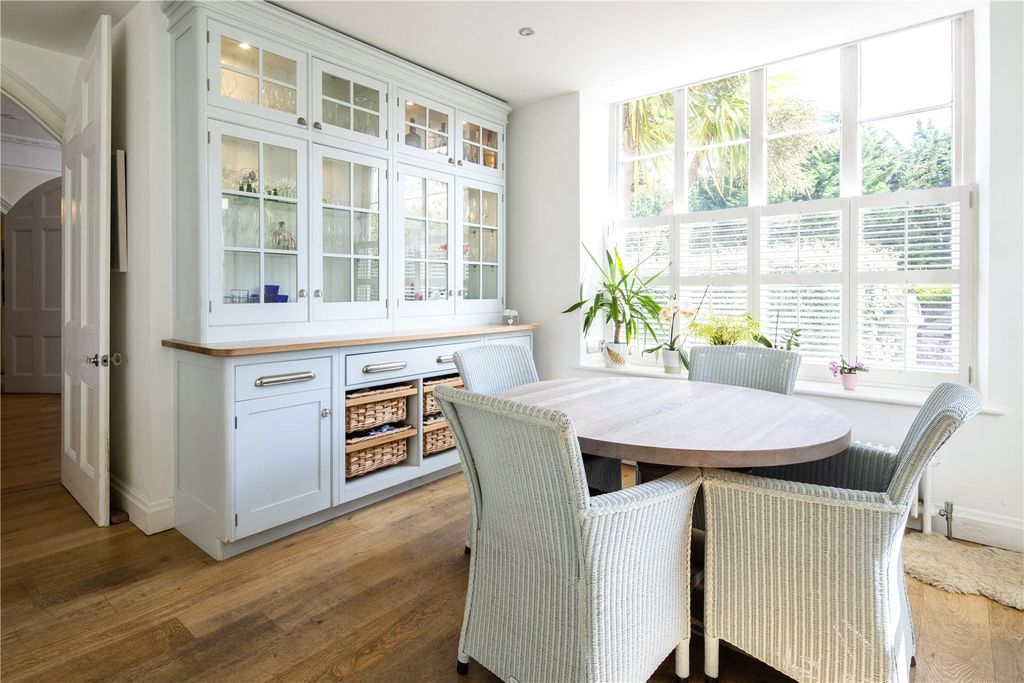 Property photo 3 of 15 Dining Area