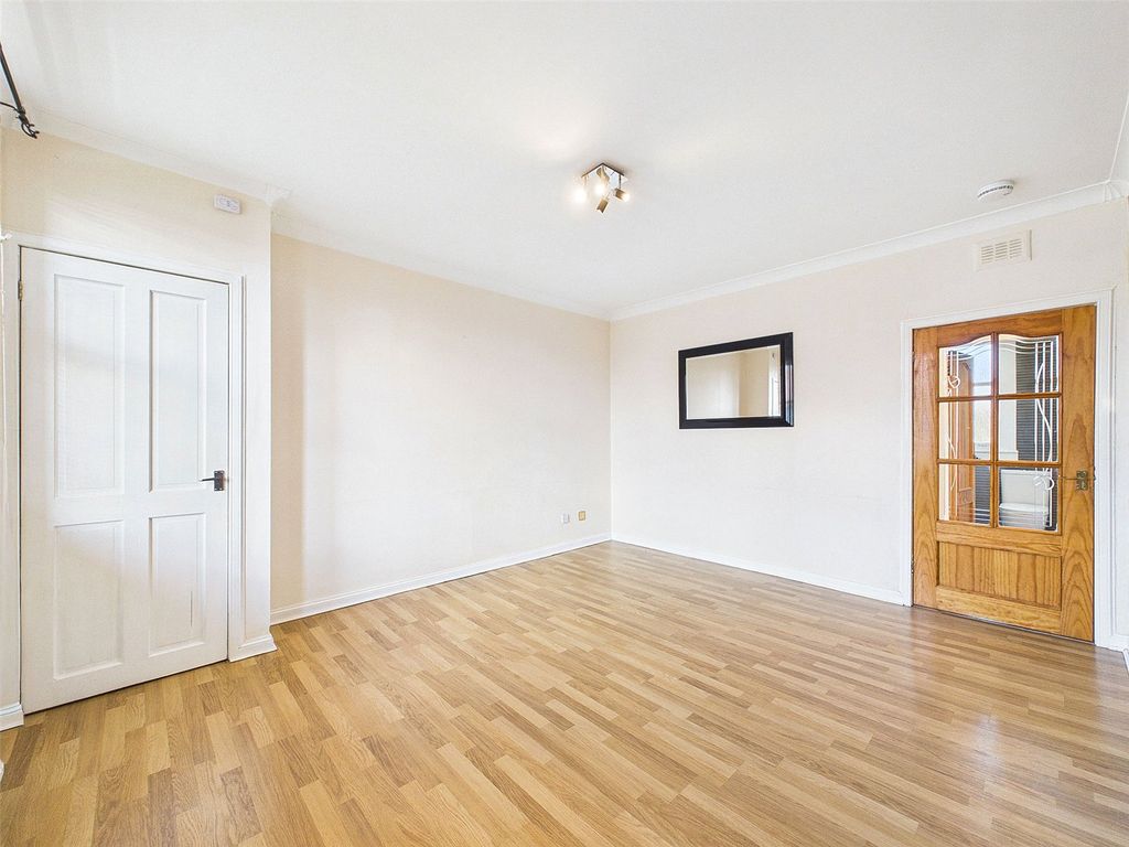 Property photo 3 of 22 Picture No. 06