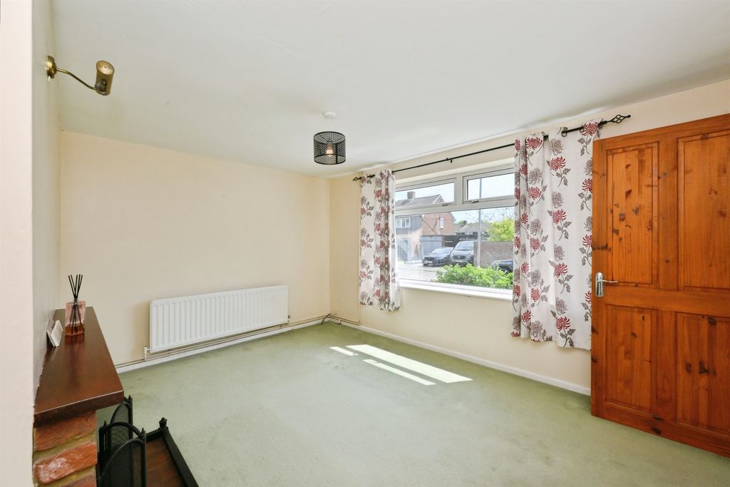 Property photo 3 of 17