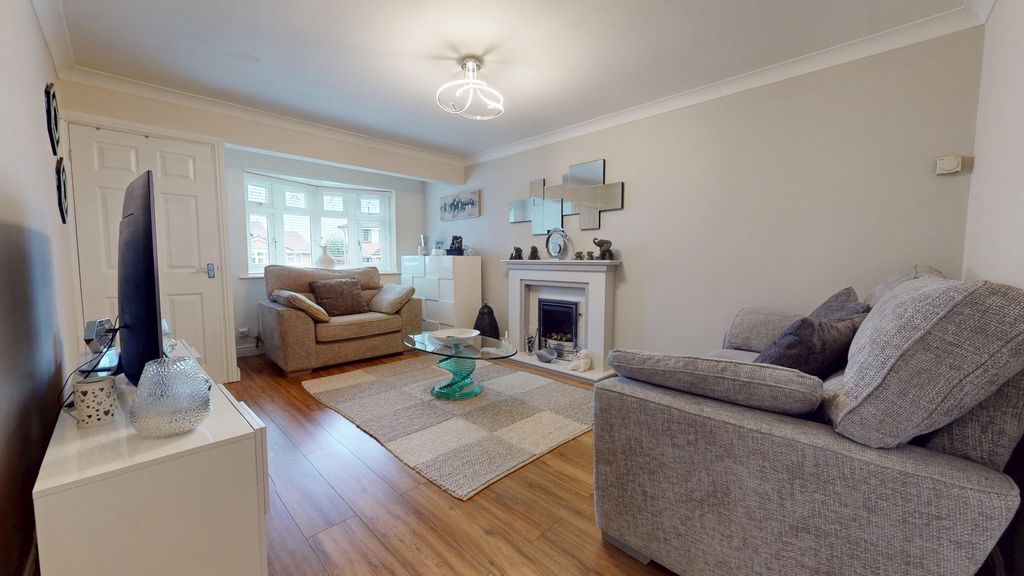 Property photo 3 of 18 3143156