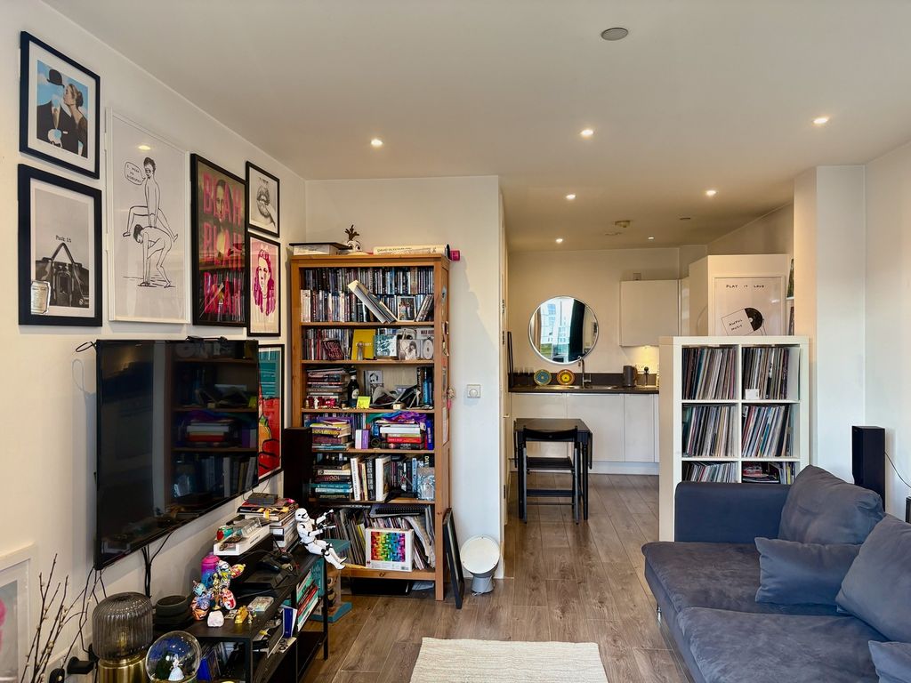 Property photo 1 of 15 Living Room 1.Jpeg