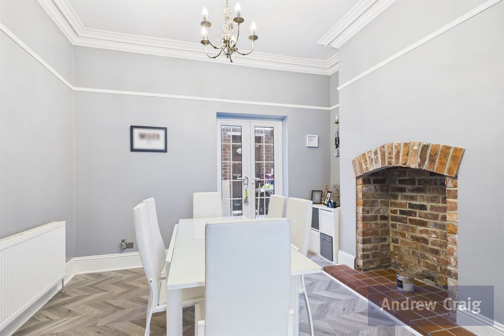 Property photo 3 of 11 Dining Room