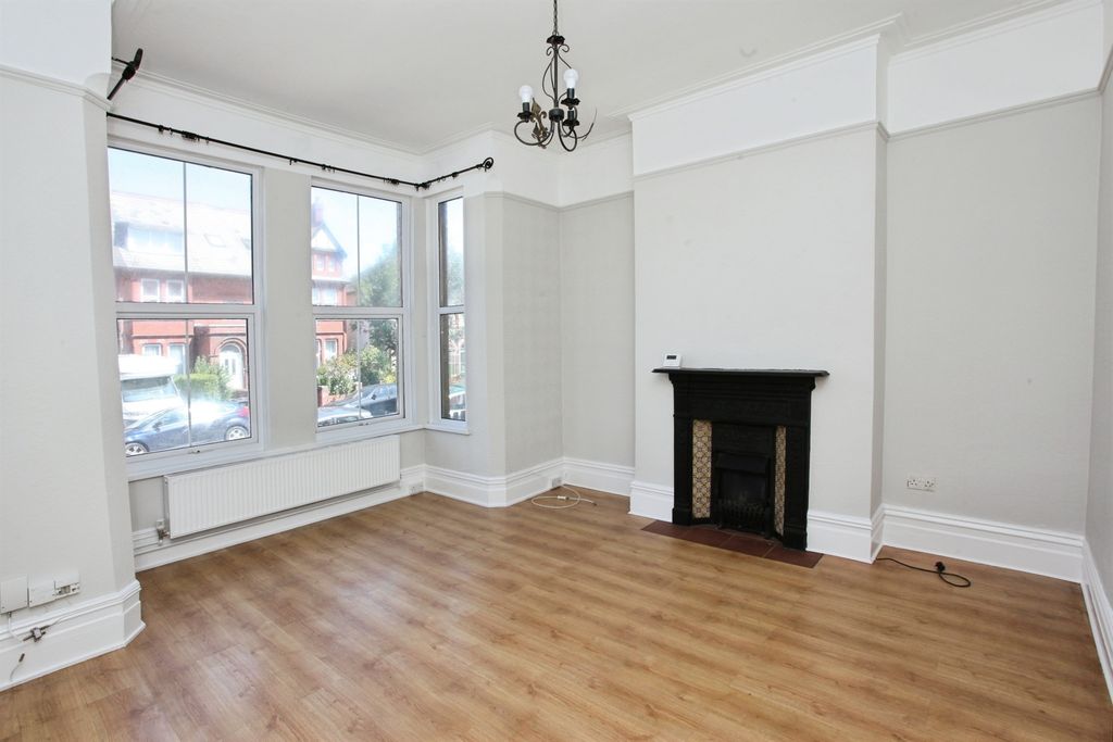 Property photo 2 of 24