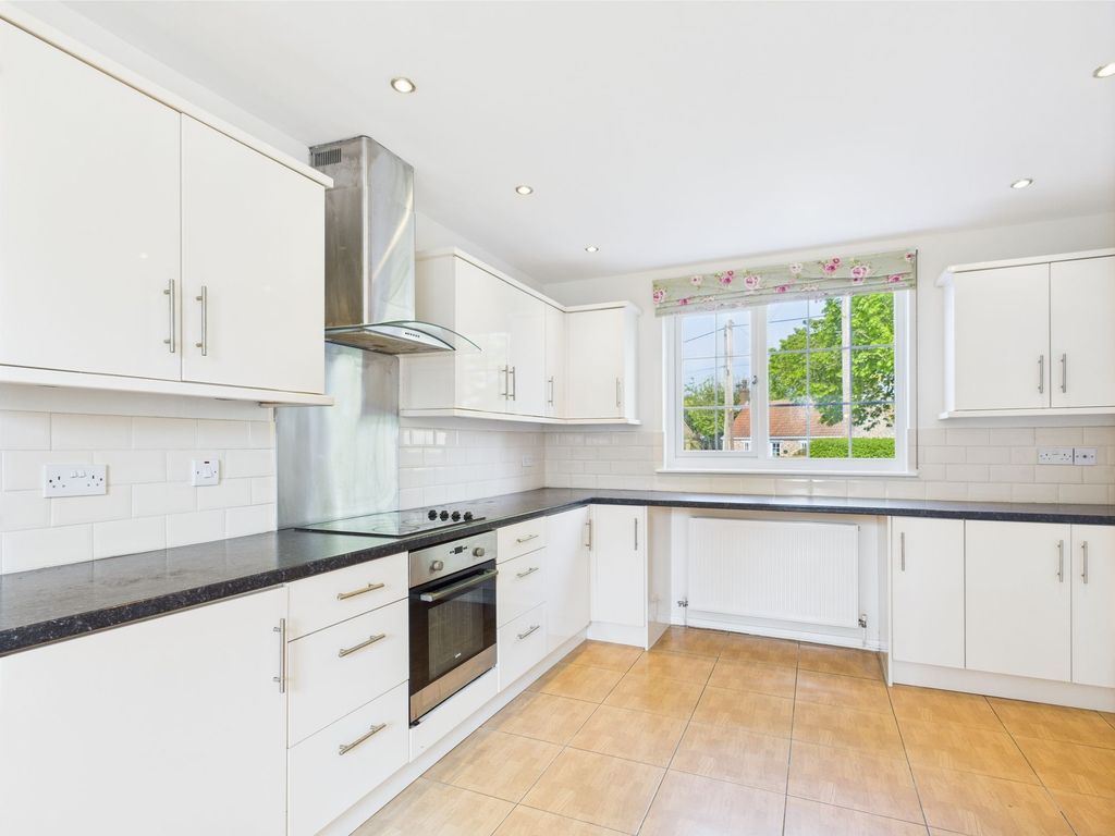 Property photo 2 of 40