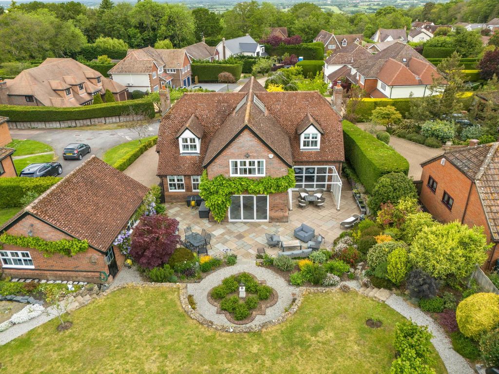 Property photo 1 of 52